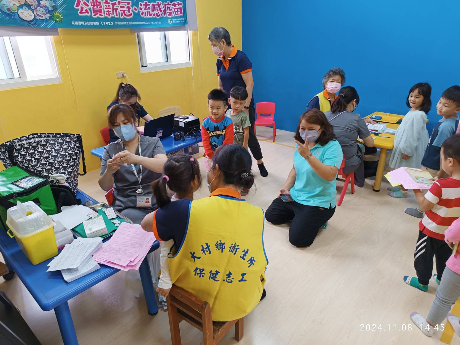 113年11月08日 於芝麻街幼兒園辦理流感疫苗設站施打照片1