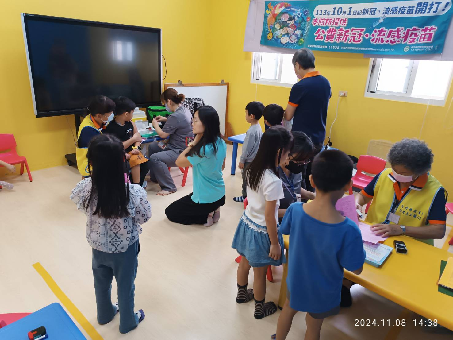 113年11月08日 於芝麻街幼兒園辦理流感疫苗設站施打照片3