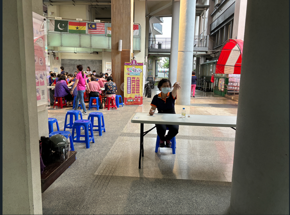 1130428志工協助整合式篩檢活動照片4